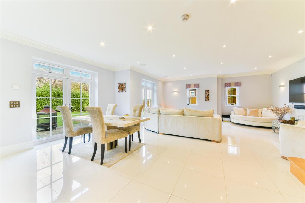 Additional image 11 of High Oaks Close, Coulsdon