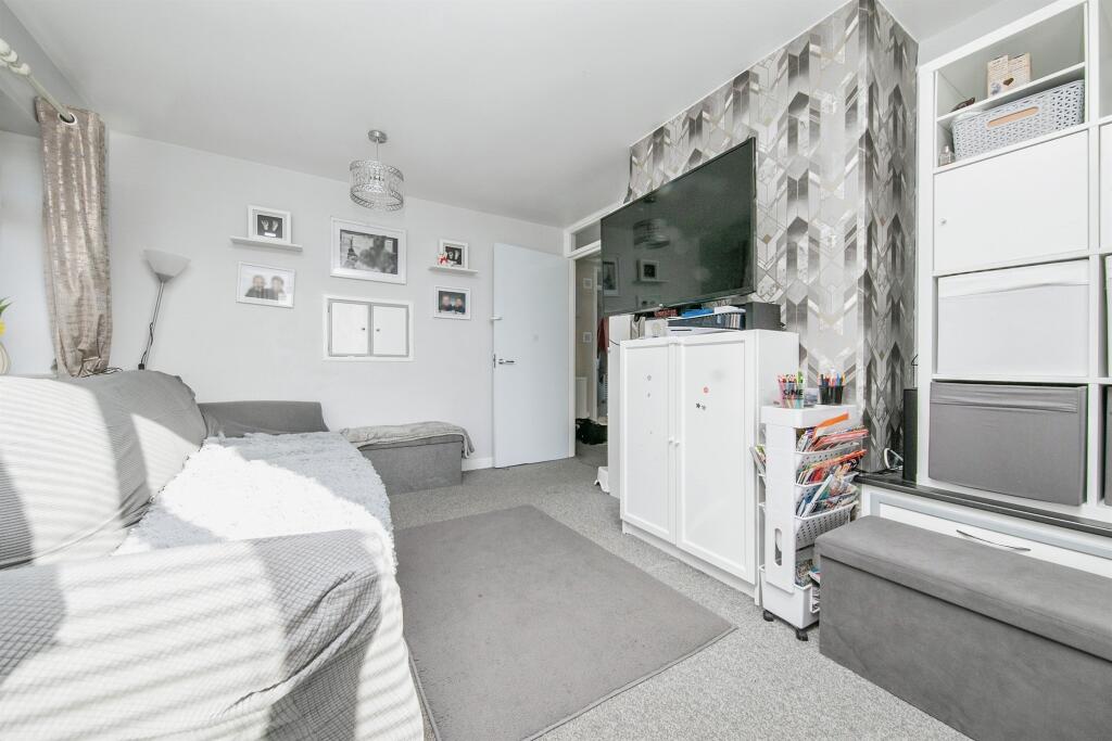 Additional image 17 of Walnut Tree Way, Colchester