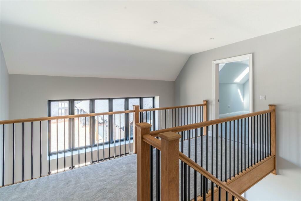 Additional image 11 of Park Lane, Ramsden Heath, Billericay