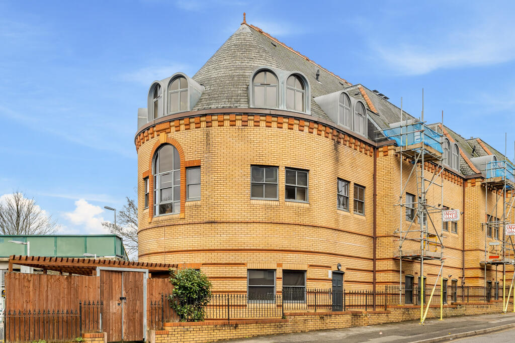 Additional image 3 of Ref: EL - Whyteleafe Hill, Whyteleafe, CR3 0FA