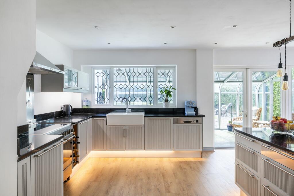 Additional image 3 of Blacksmiths Hill, South Croydon, CR2