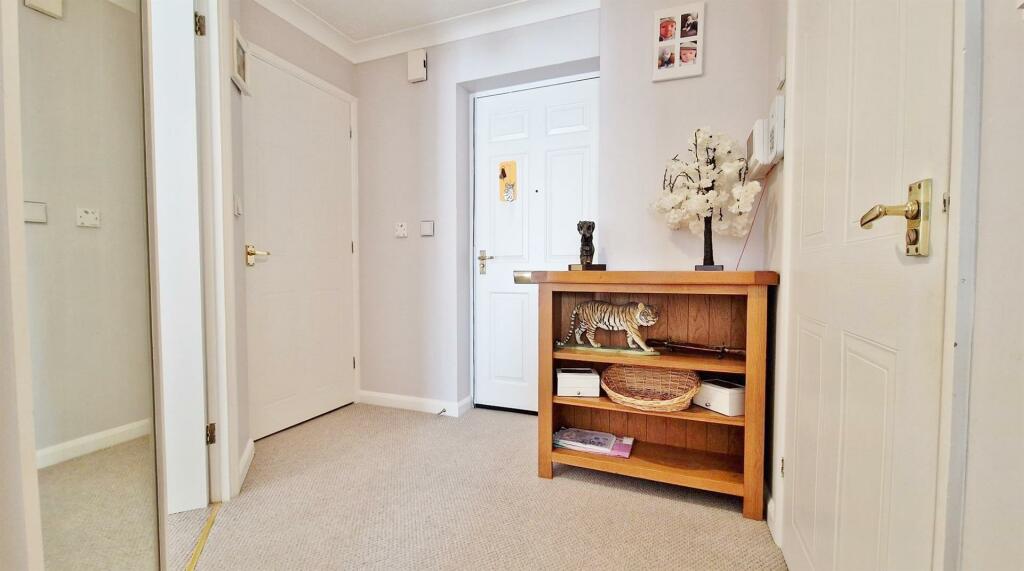 Additional image 3 of Connaught Avenue, Frinton-On-Sea