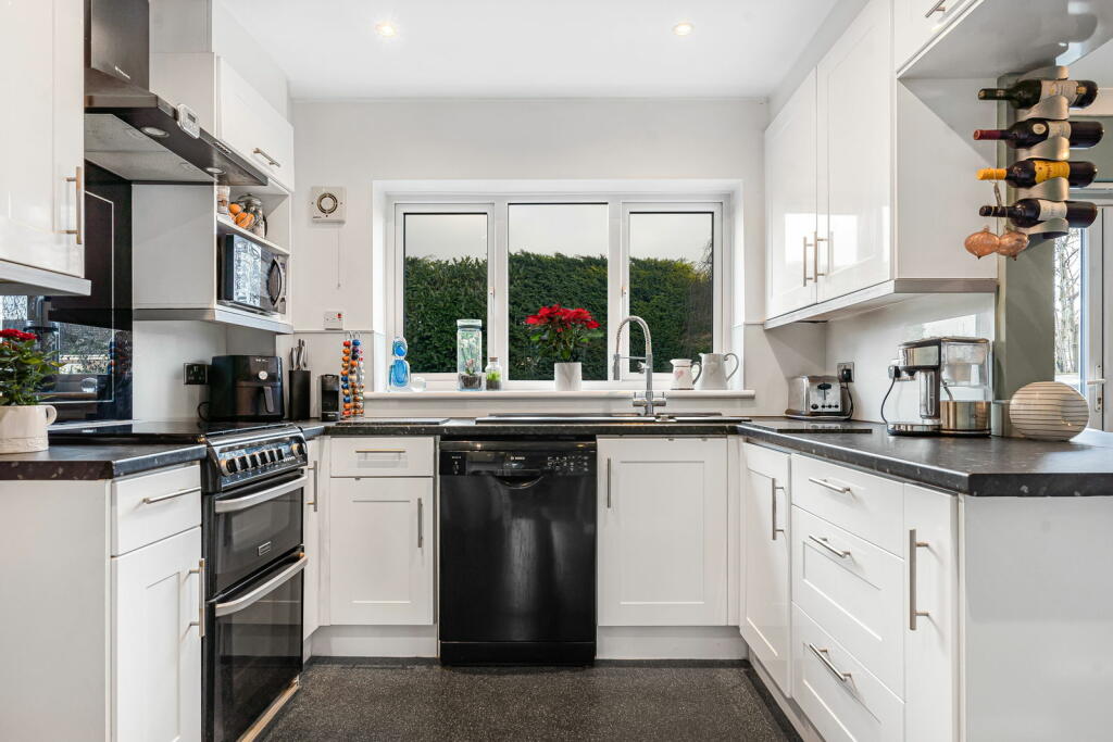 Additional image 5 of The Crest, Sawbridgeworth, CM21