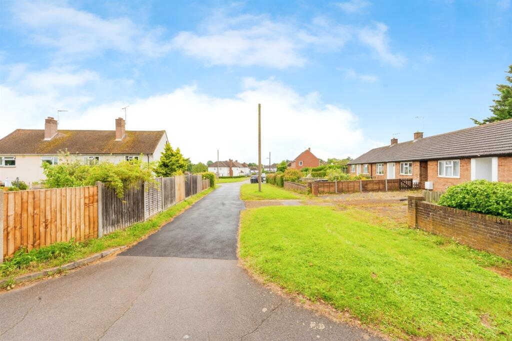 Additional image 15 of Parkfields, Roydon, Harlow