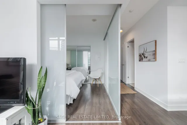 Additional image 12 of 169 Fort York Blvd Unit 318