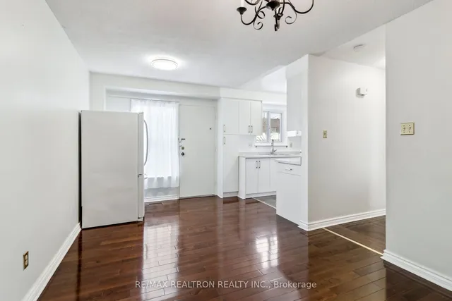 Additional image 21 of 44 Chester Le Blvd Unit 6