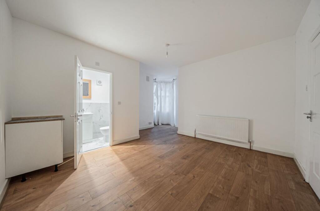 Additional image 9 of 1 Hart Road, Harlow, Essex, CM17 0HL