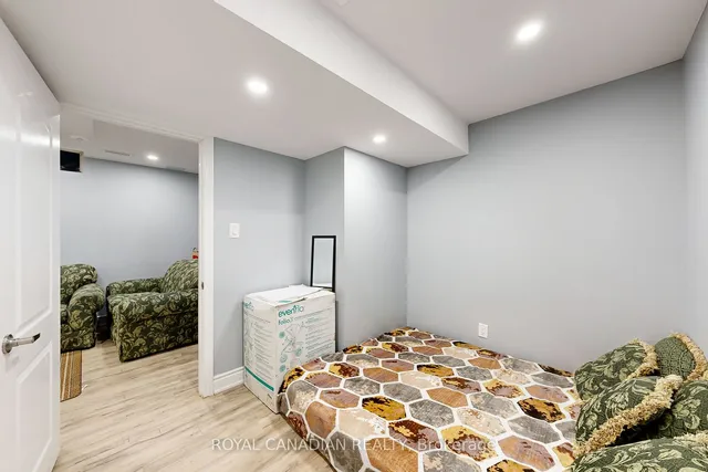 Additional image 35 of 11 Revelstoke Pl