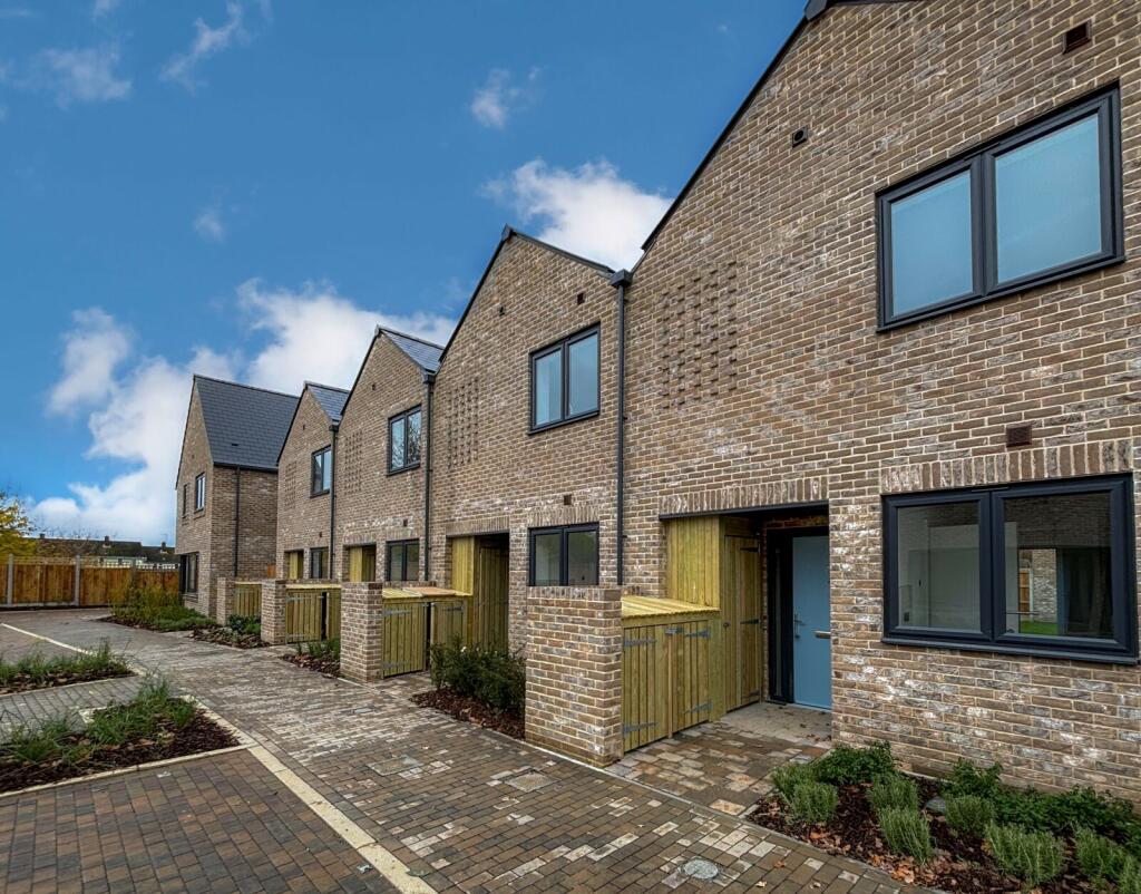Oakview Walk, Harlow, Essex, CM18