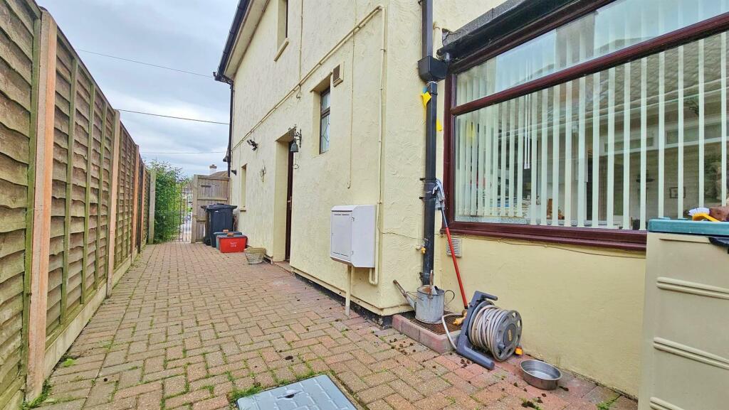 Additional image 24 of Percival Road, Walton On The Naze