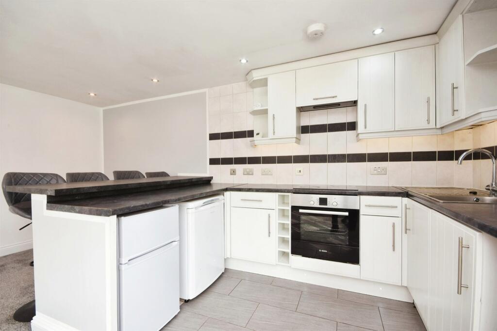 Additional image 4 of Coxtie Green Road, Pilgrims Hatch, Brentwood