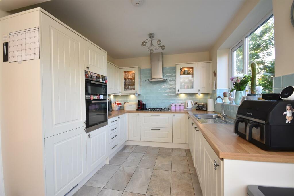 Additional image 6 of Stonebank Drive, Little Neston