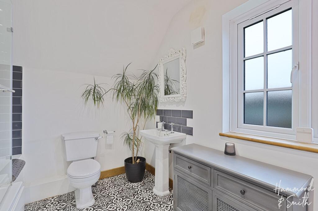 Additional image 17 of Red Oaks Mead, Theydon Bois, CM16