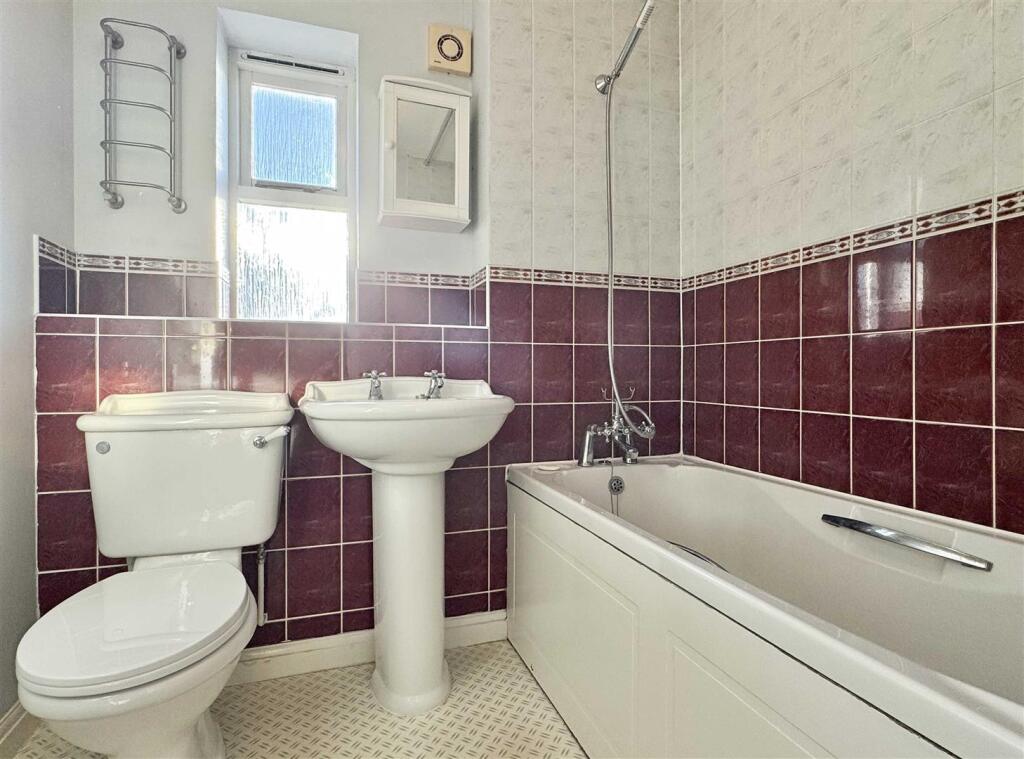 Additional image 19 of Sun Lido Square Gardens, Braintree