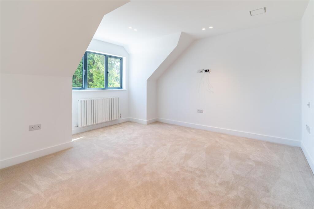 Additional image 21 of Broomhills Chase, Little Burstead, Billericay