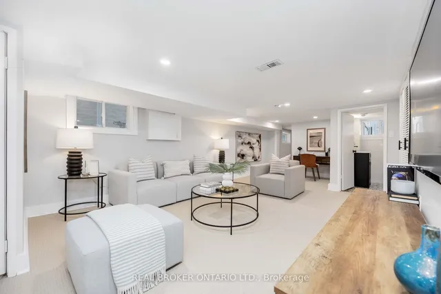 Additional image 24 of 34 Earl Haig Ave