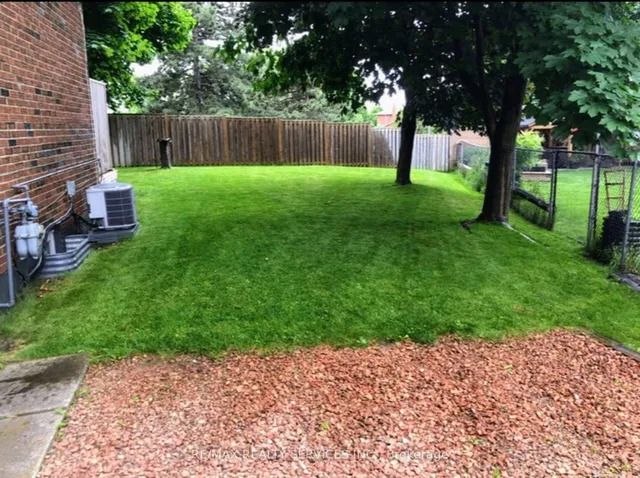 Additional image 39 of 76 Simmons Blvd