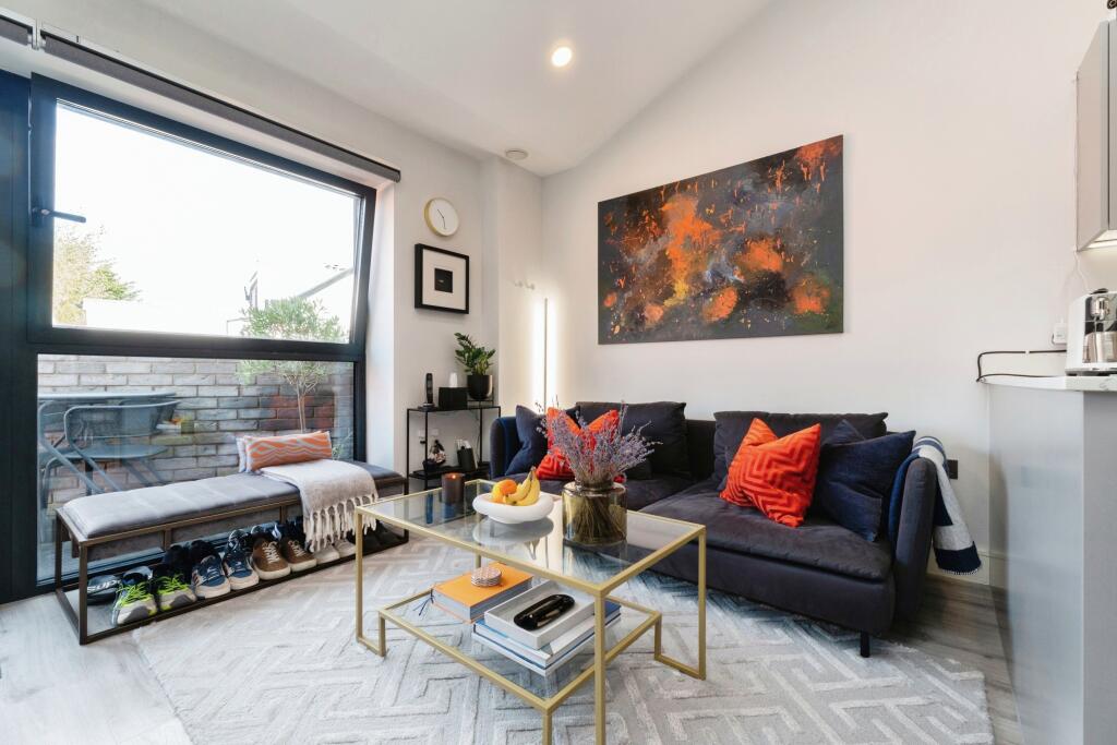 Additional image 4 of Edward Road, Coulsdon, CR5