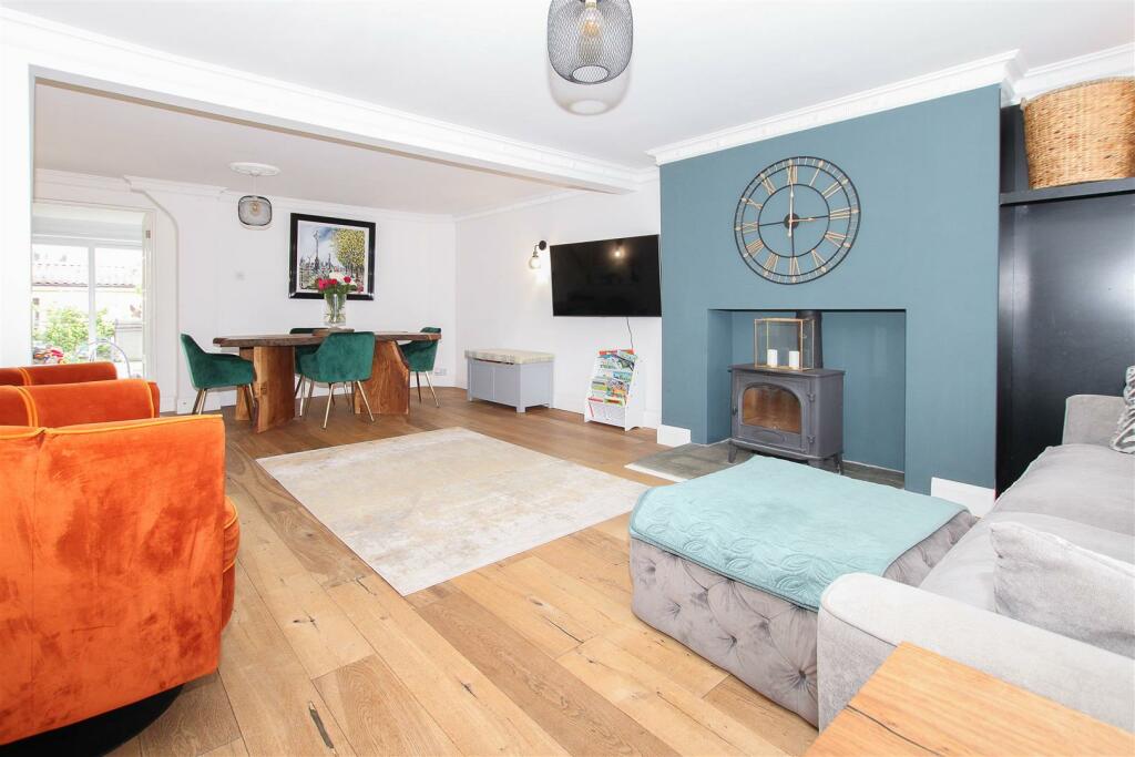 Additional image 5 of Barn Mead, Doddinghurst, Brentwood