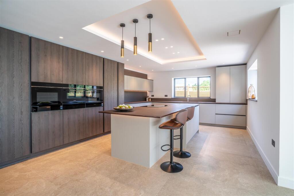 Additional image 5 of Broomhills Chase, Little Burstead, Billericay