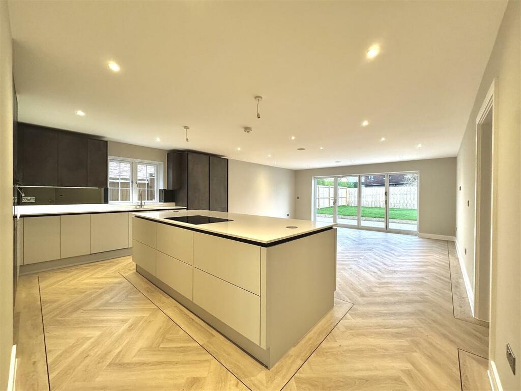 Additional image 7 of New Builds @ Mangapp Chase, Burnham-On-Crouch