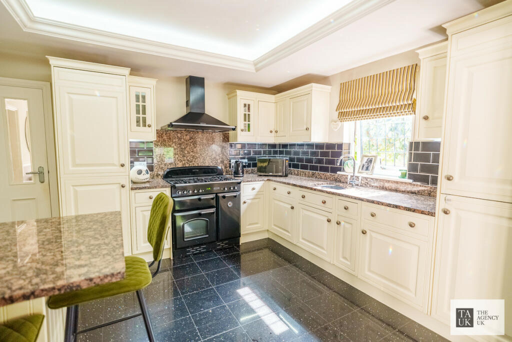 Additional image 5 of Nags Head Lane, Brentwood, CM14