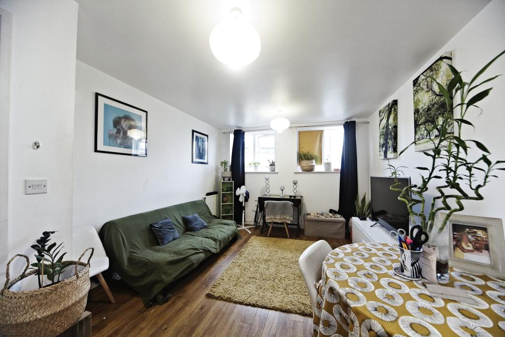 Additional image 3 of Whitestone Way, Croydon, CR0