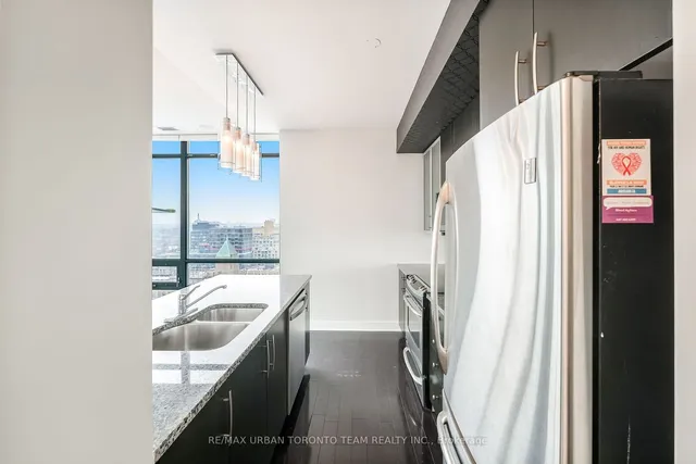 Additional image 7 of 438 King St Unit Ph03