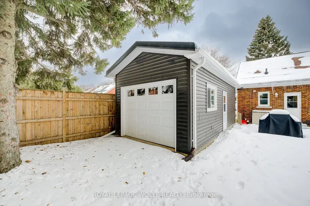 Additional image 33 of 46 Crestwood Ave