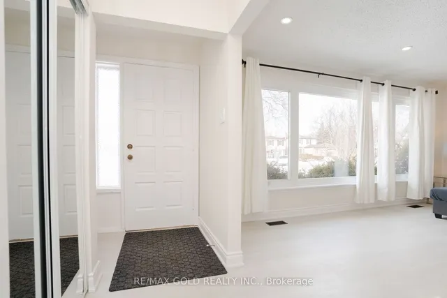 Additional image 4 of 327 Balmoral Dr