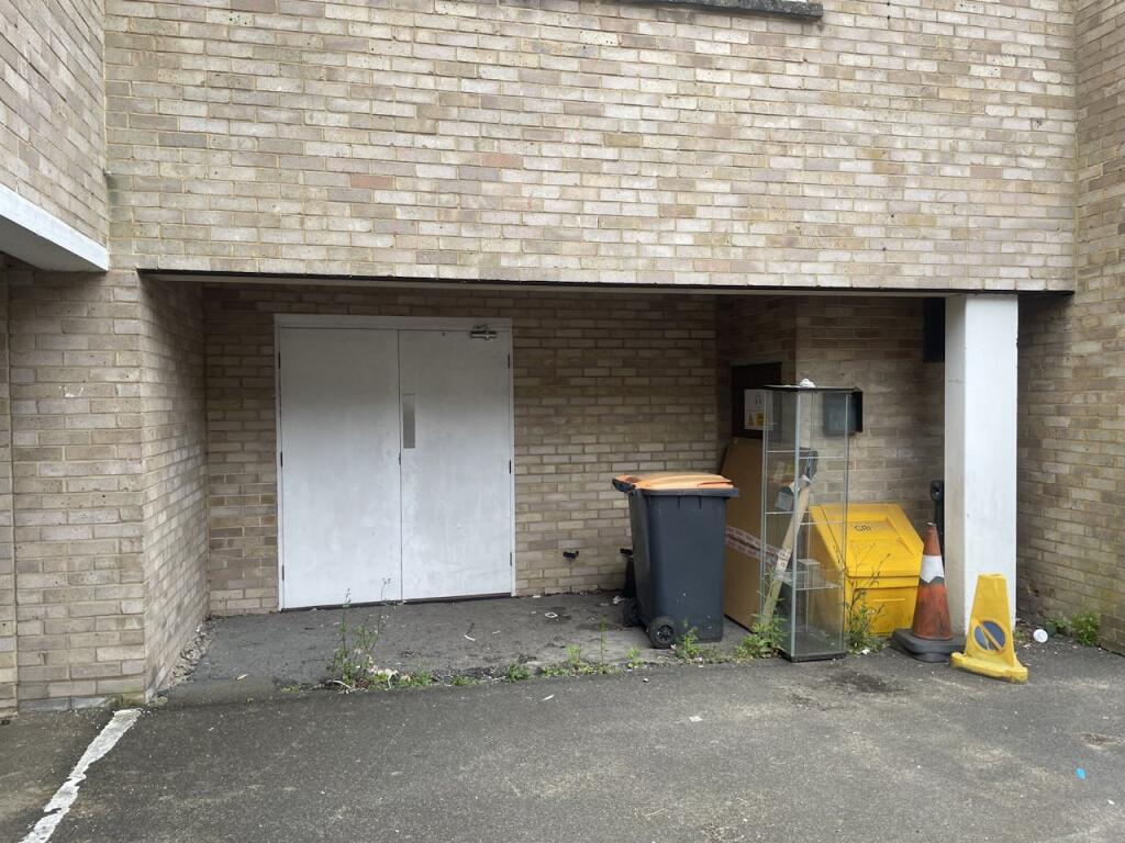 Additional image 12 of 29 Ullswater Crescent, Coulsdon, CR5 2HR