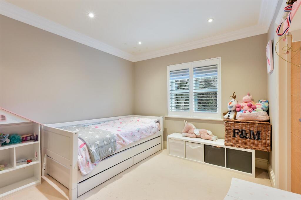 Additional image 33 of High Oaks Close, Coulsdon