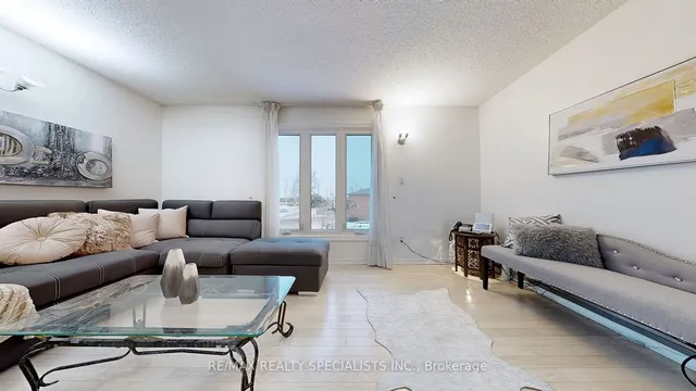 Additional image 20 of 94 Flamingo Cres