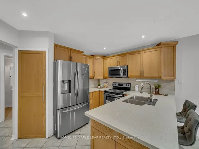 Additional image 11 of 129 Cadillac Cres