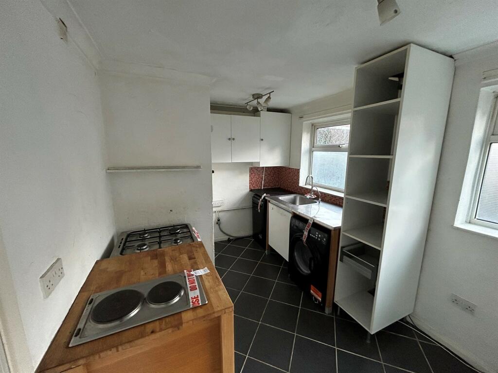 Additional image 10 of Long Banks, Harlow