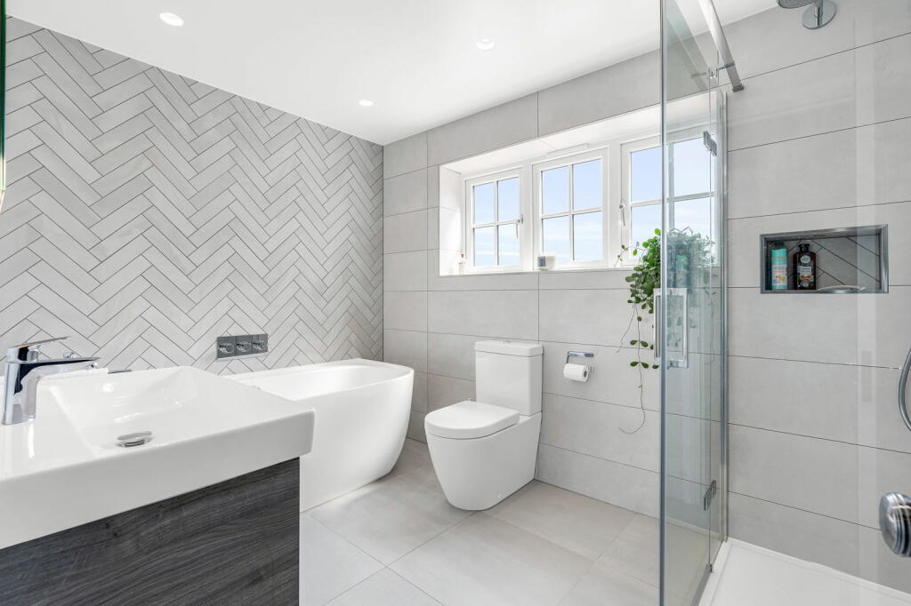 Additional image 36 of Longaford Way, Hutton Mount, Brentwood, CM13 2LT