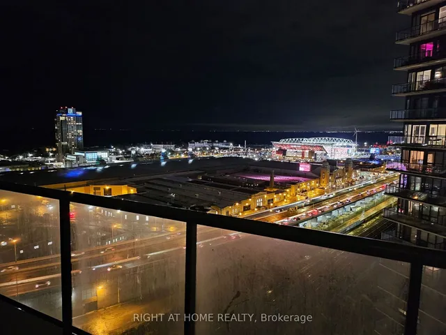 Additional image 23 of 49 East Liberty St Unit 2005