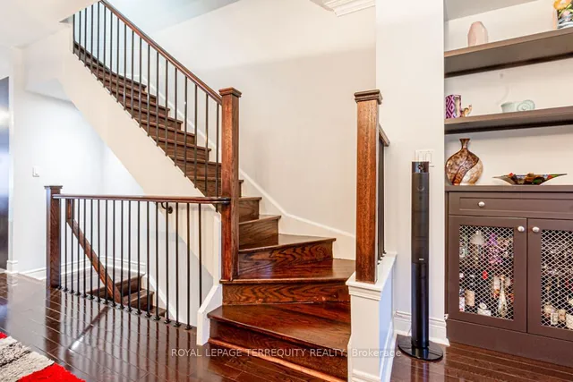 Additional image 17 of 81 Ruby Lang Lane