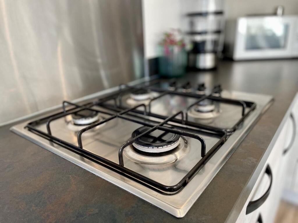 Additional image 13 of Standingwood Road