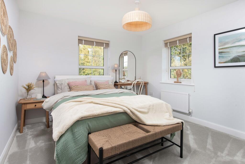 Additional image 5 of Low Road, 
Dovercourt, 
Essex, 
CO12 3TX