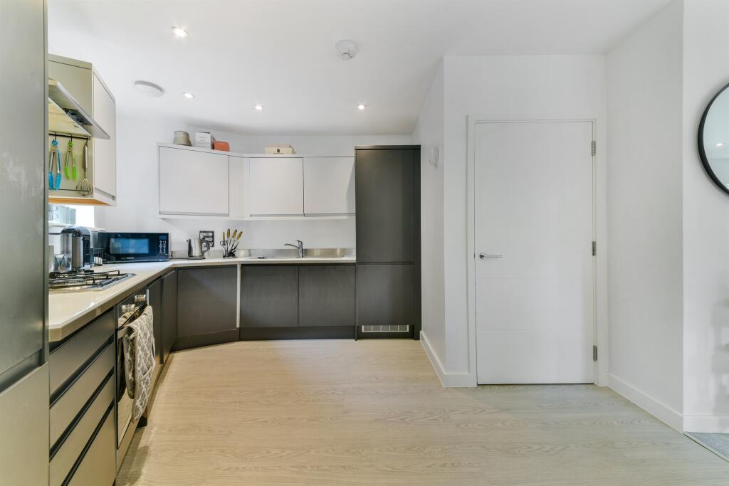 Additional image 11 of Selsdon Road, South Croydon