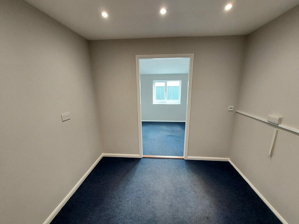 Additional image 9 of Braintree