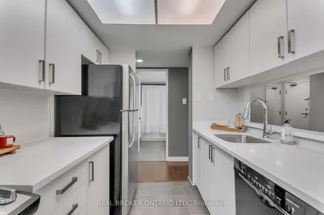 Additional image 11 of 725 King St Unit 213