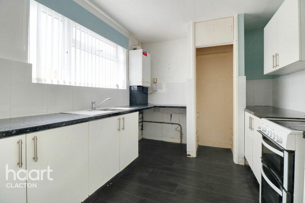 Additional image 4 of Tudor Parade, Clacton-On-Sea