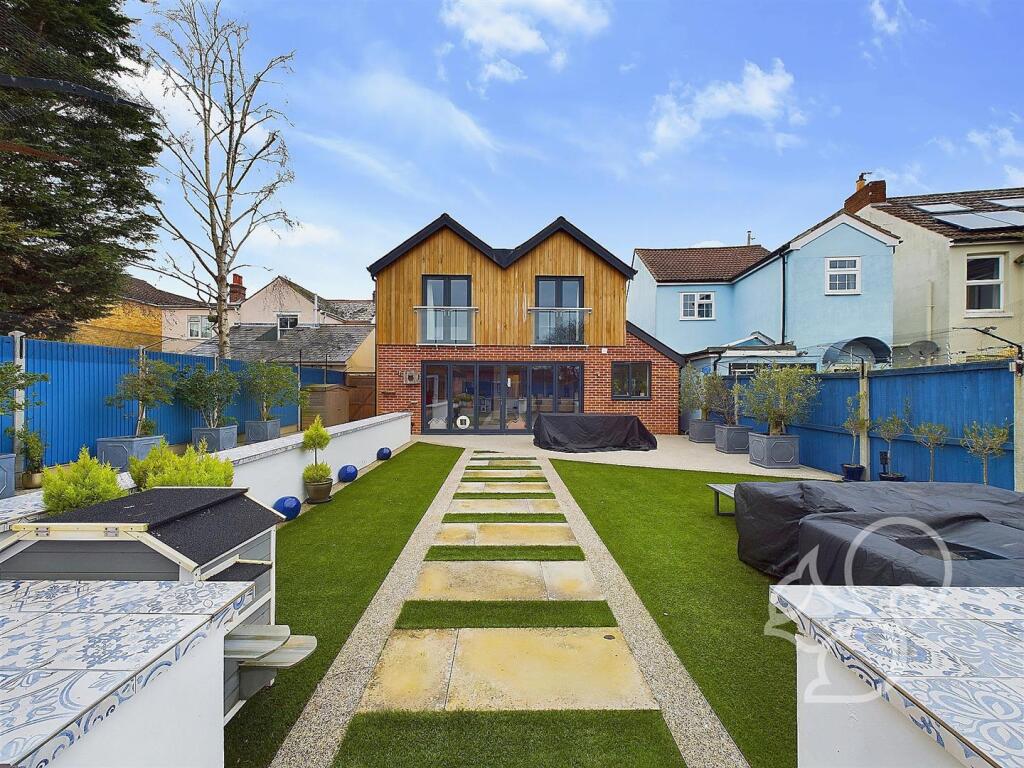 Additional image 21 of High Street, West Mersea