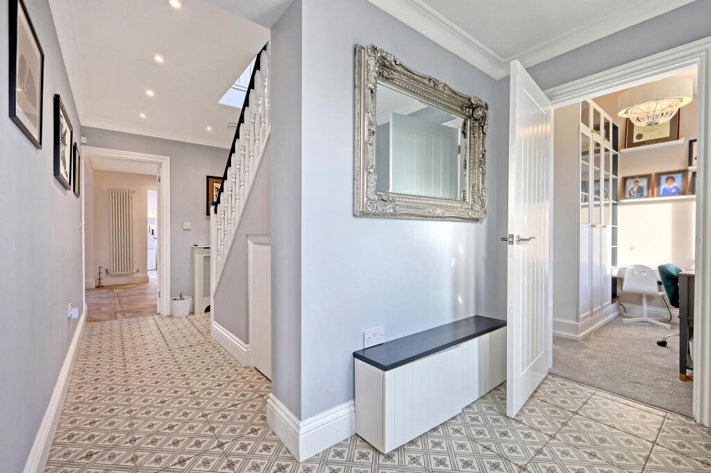 Additional image 4 of Whadden Chase, Ingatestone, CM4