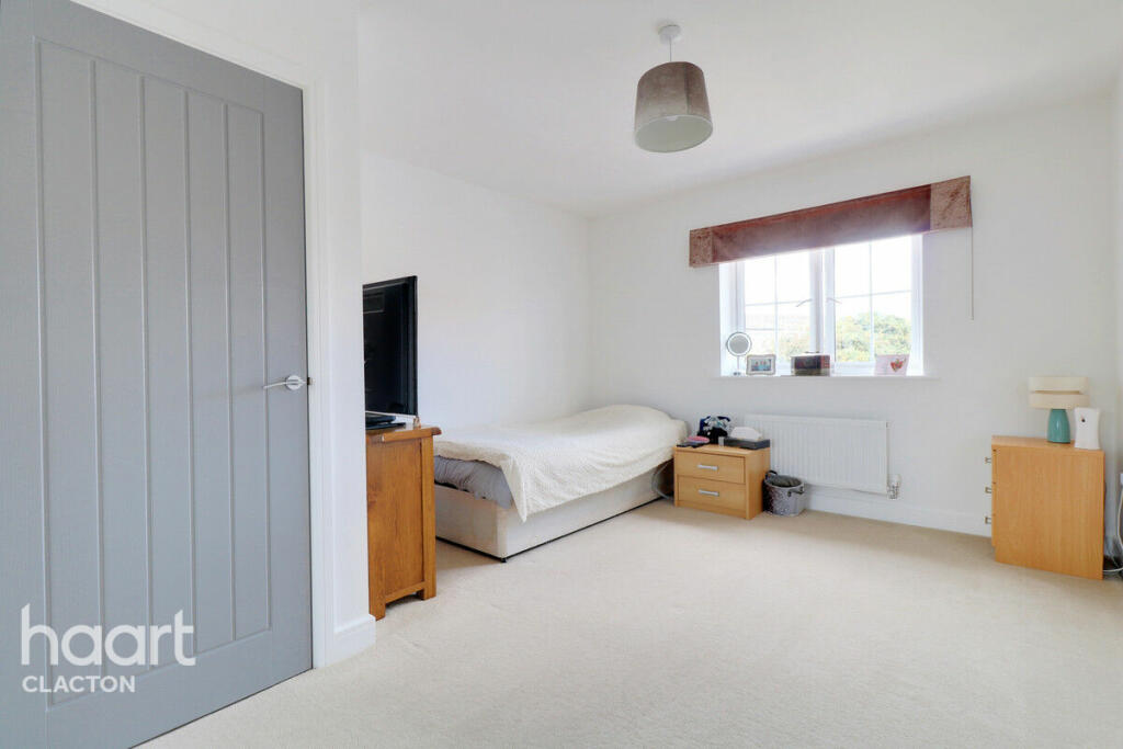 Additional image 15 of Skippers Way, Walton On The Naze