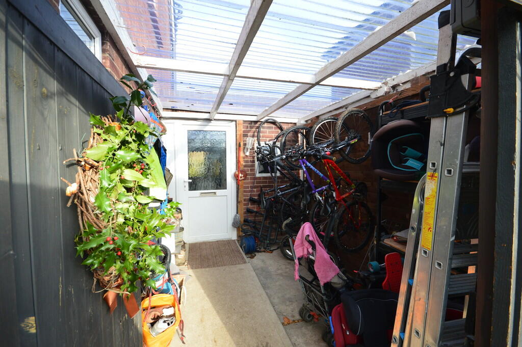 Additional image 20 of Rosabelle Avenue, Wivenhoe