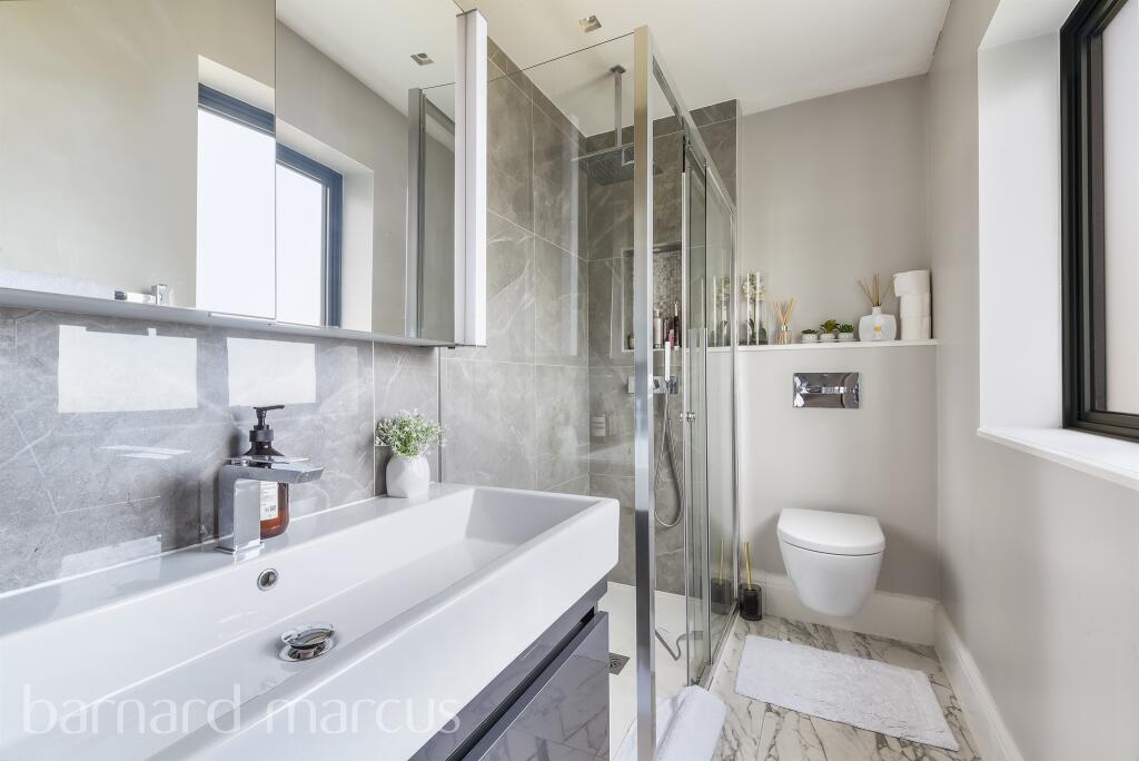 Additional image 15 of Elmfield Way, South Croydon