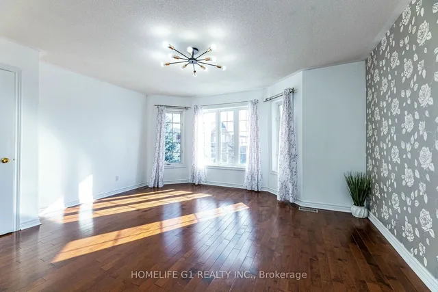 Additional image 26 of 25 Oblate Cres